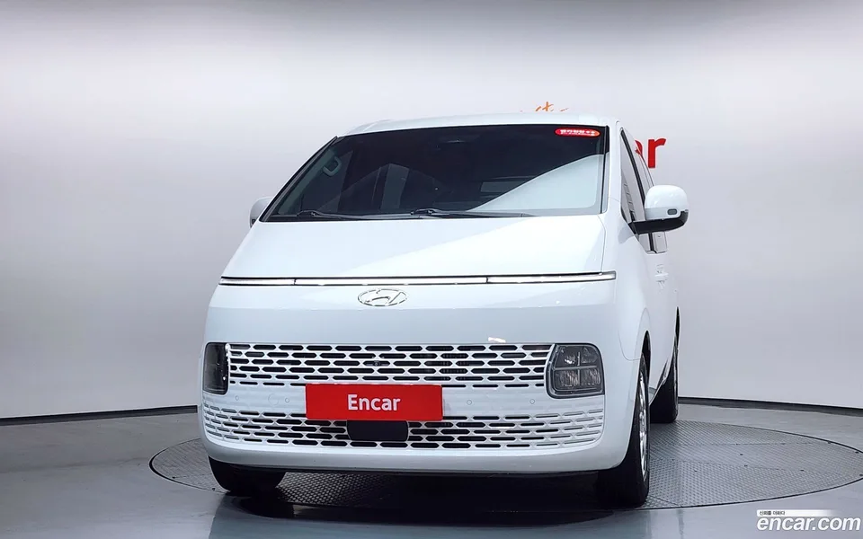 Hyundai Staria 5 2023 — миниатюра 3
