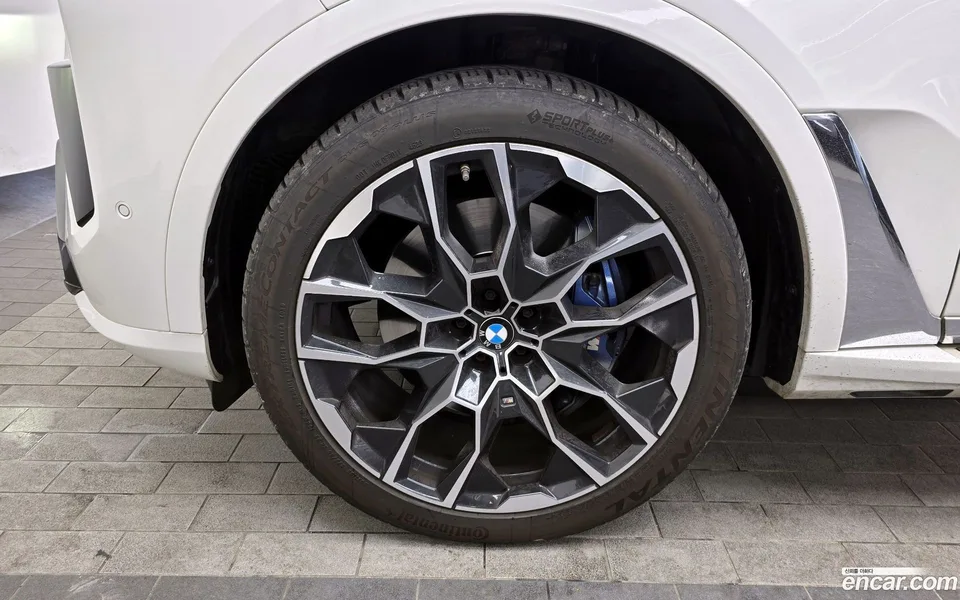 BMW X7 xDrive 40i M 7 2023 — миниатюра 2