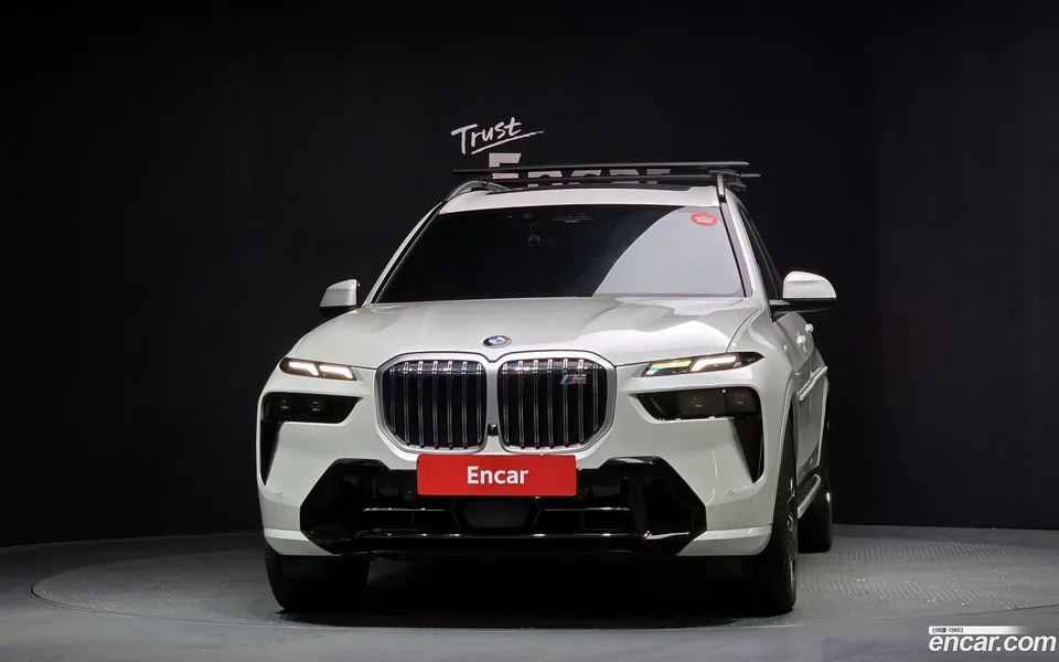 BMW X7 xDrive 40i M 7 2023 — миниатюра 3