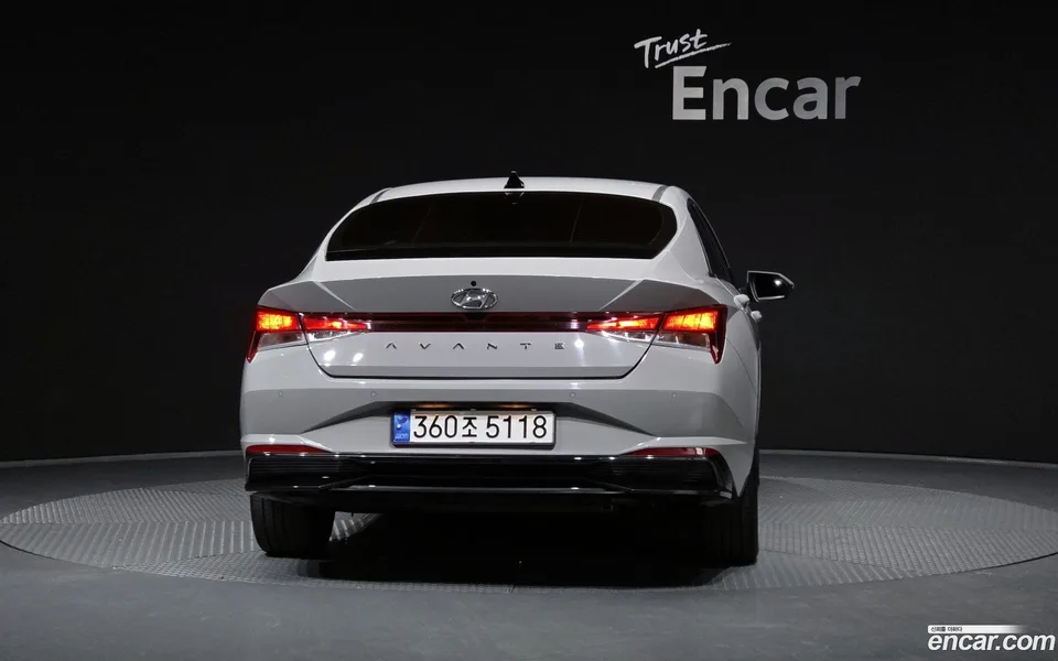 Hyundai Avante Hybrid 2023 — миниатюра 4