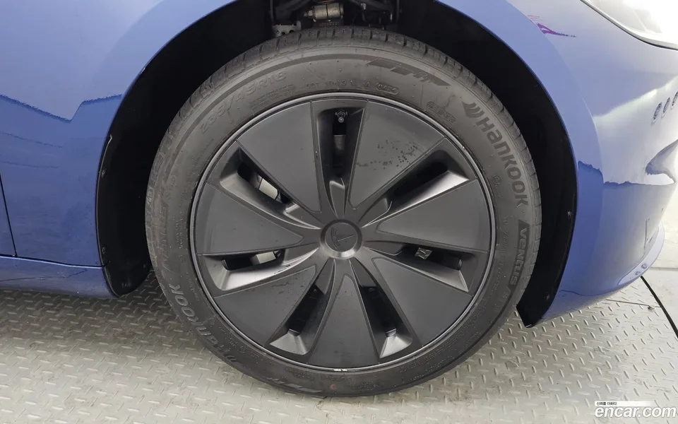 Tesla Model 3 AWD 2024 — миниатюра 5