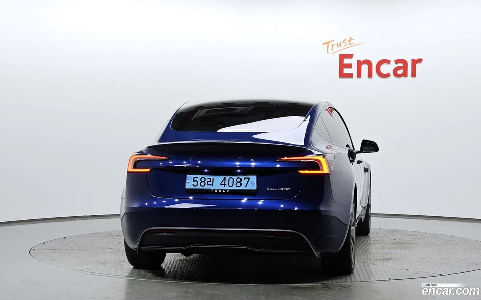 Tesla Model 3 AWD 2024 — миниатюра 4