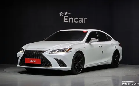 Lexus ES 300h 2024 buy in Moscow