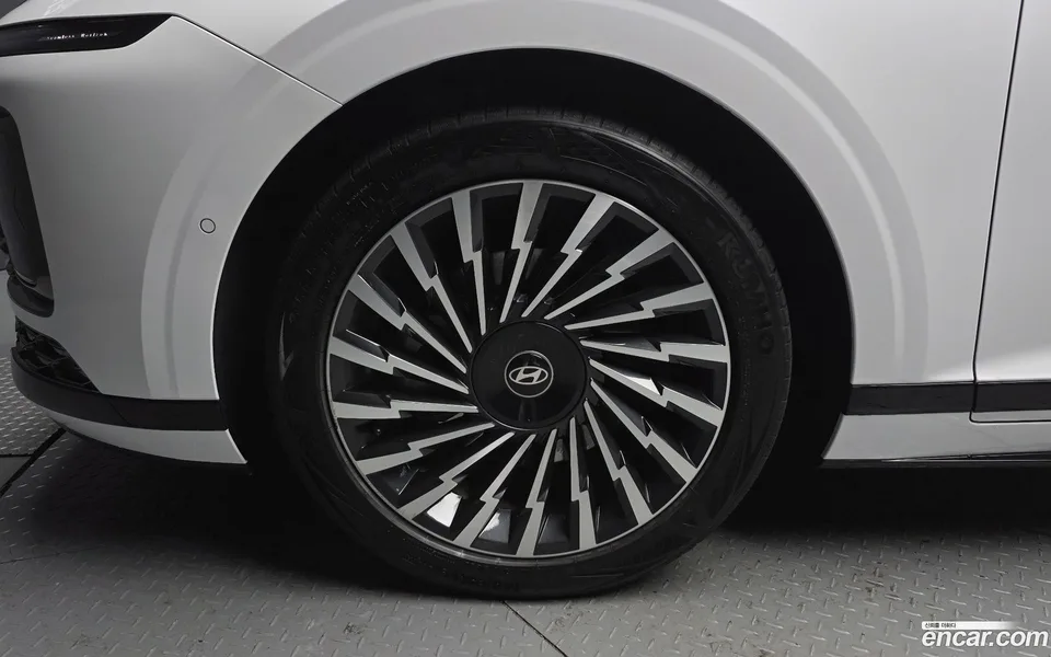 Hyundai Grandeur 2.5 2WD 2023 — миниатюра 2