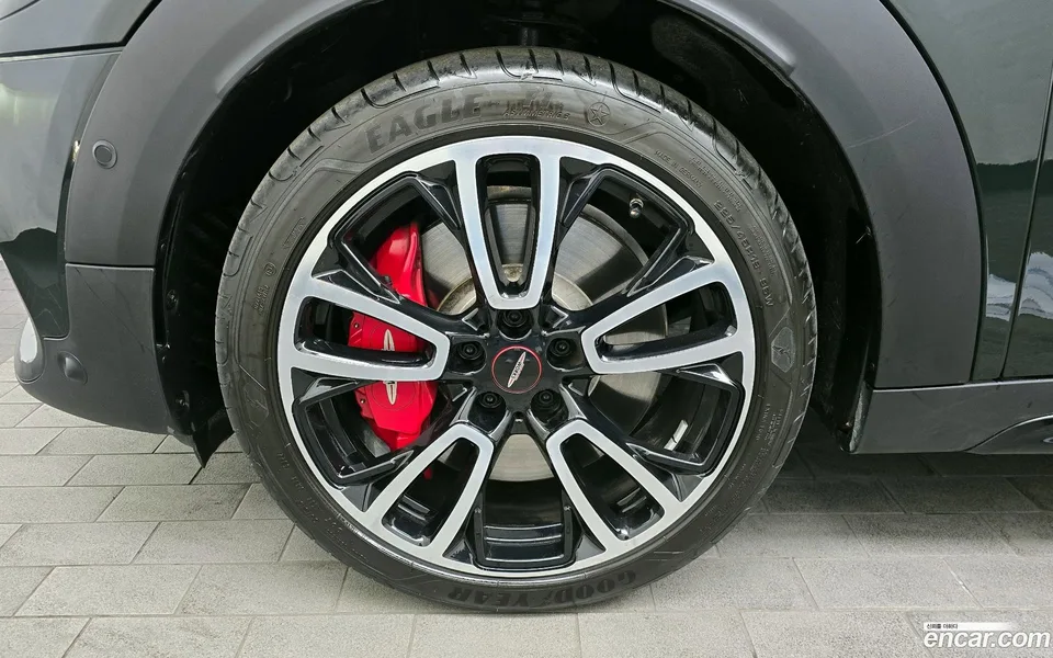 MINI Cooper S Countryman JCW 2023 — миниатюра 5