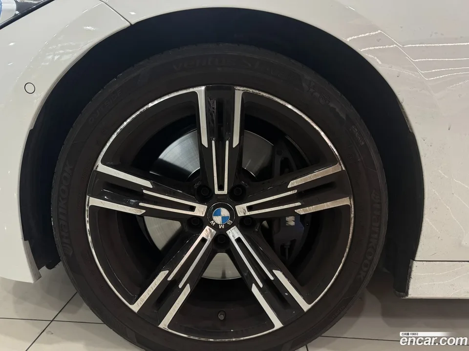 BMW 3 Series 320i M 2023 — миниатюра 2