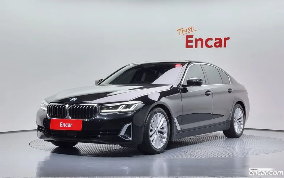BMW 5 Series 520i 2023 — photo 1, buy with delivery to Moscow