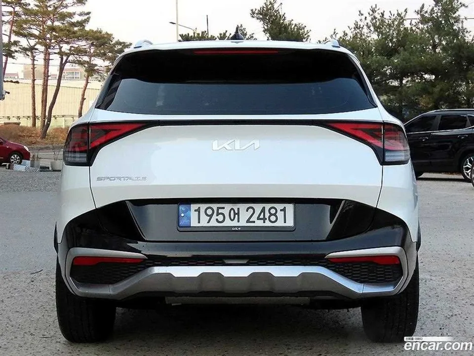 Kia Sportage 1.6 2WD 2023 — миниатюра 4
