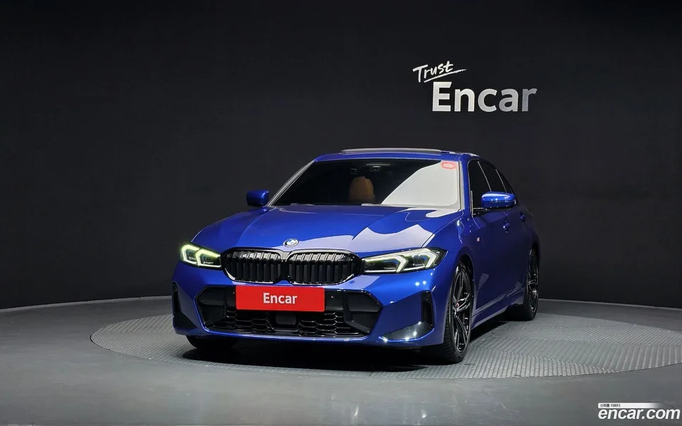 BMW 3 Series 320i M 2023 — thumbnail 3