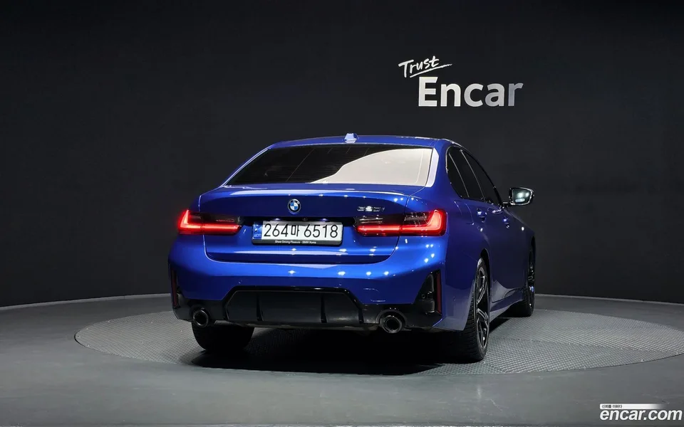 BMW 3 Series 320i M 2023 — thumbnail 4