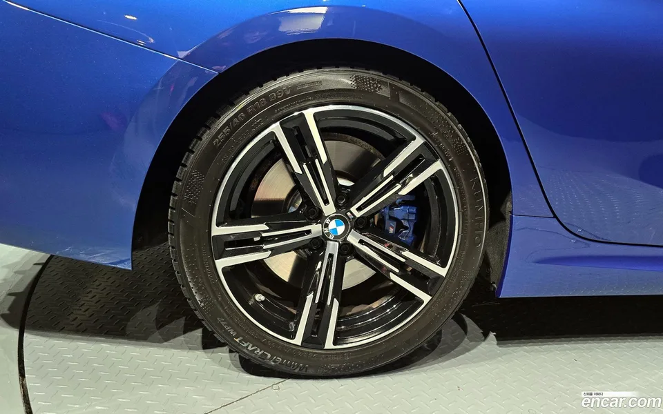 BMW 3 Series 320i M 2023 — thumbnail 5