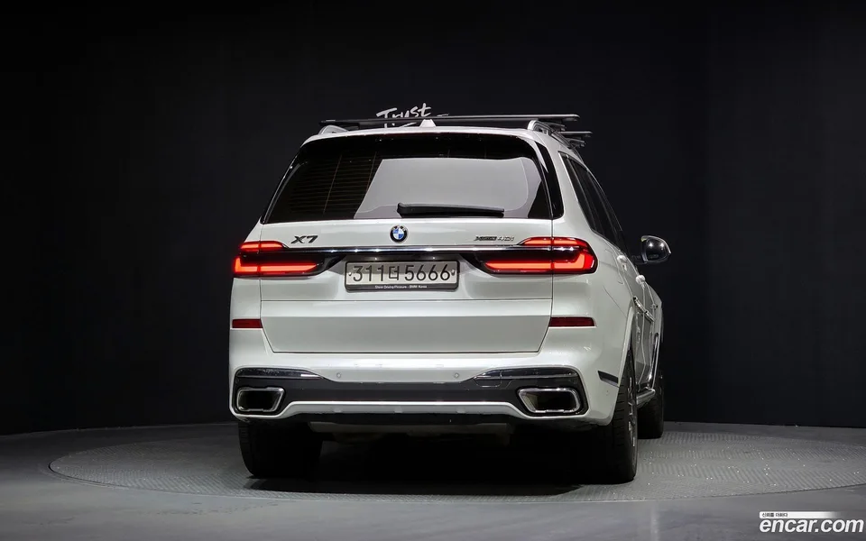 BMW X7 xDrive 40i M 7 2023 — миниатюра 4