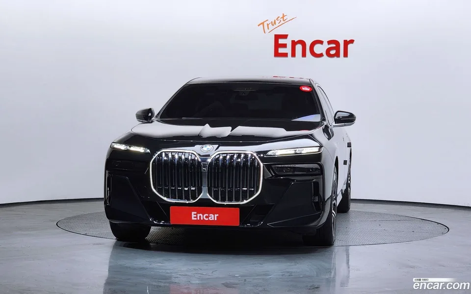 BMW 7 Series 740d xDrive M 2024 — миниатюра 3