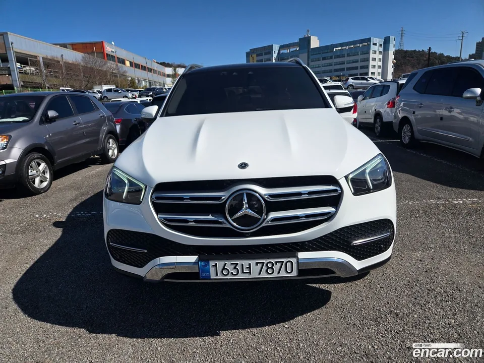 Mercedes-Benz GLE-Class GLE300d 4MATIC 2022 — фото 1, купить с доставкой в Москву