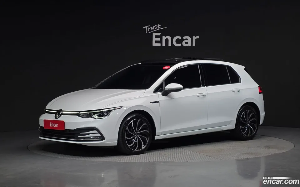 Volkswagen Golf 2.0 TDI 2023 — фото 1, купить с доставкой в Москву