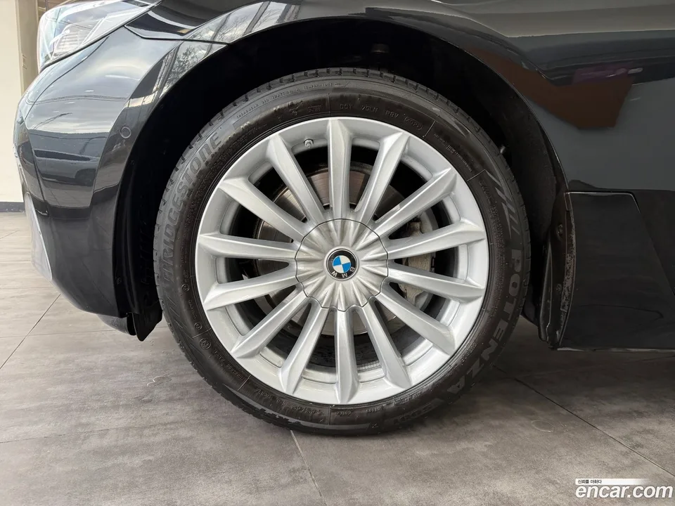 BMW 6 Series GT 620d xDrive 2023 — миниатюра 5