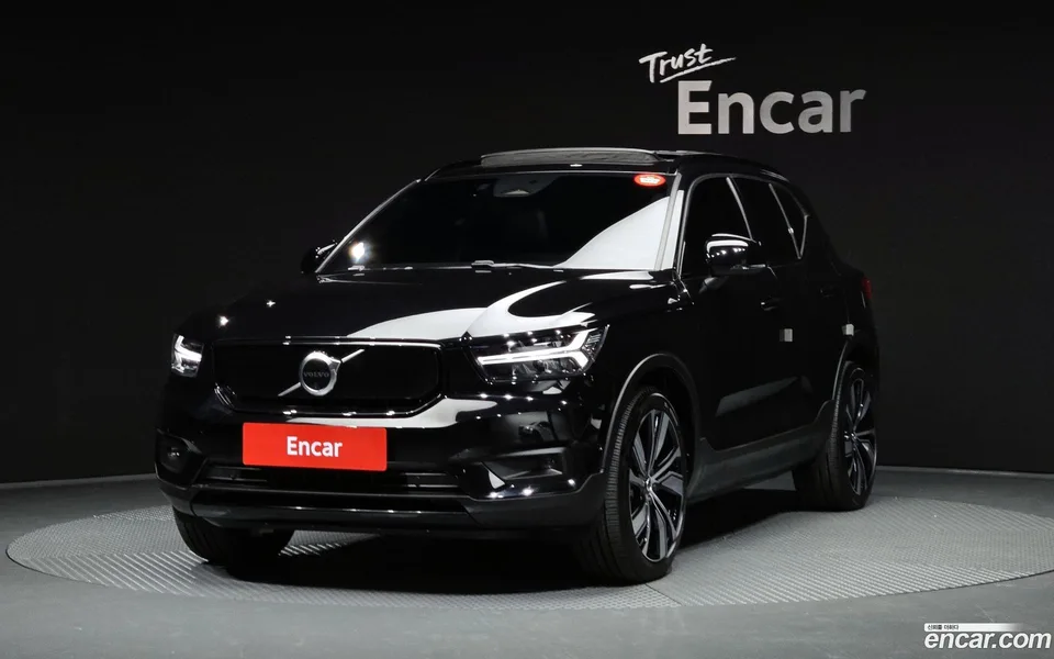 Volvo XC40 Recharge 2022 — фото 1, купить с доставкой в Москву