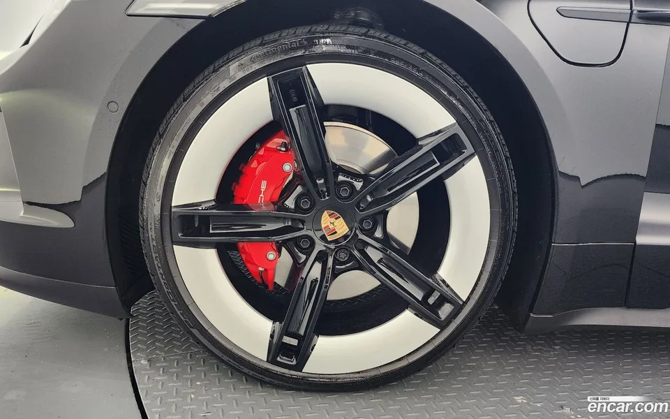 Porsche Taycan 4S 2025 — миниатюра 5