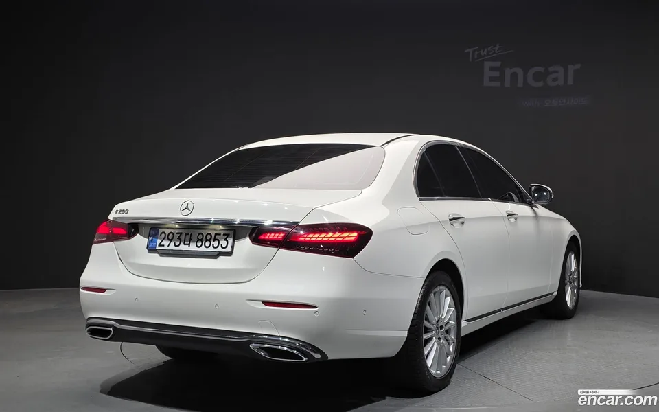 Mercedes-Benz E-Class E250 2022 — миниатюра 2