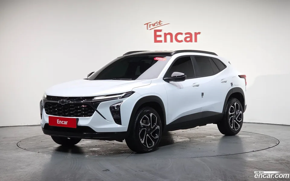 Chevrolet Trax Crossover 1.2 RS 2023 — фото 1, купить с доставкой в Москву