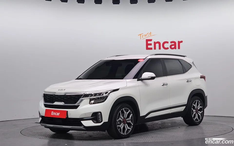 Kia Seltos 1.6 2WD 2022 — фото 1, купить с доставкой в Москву