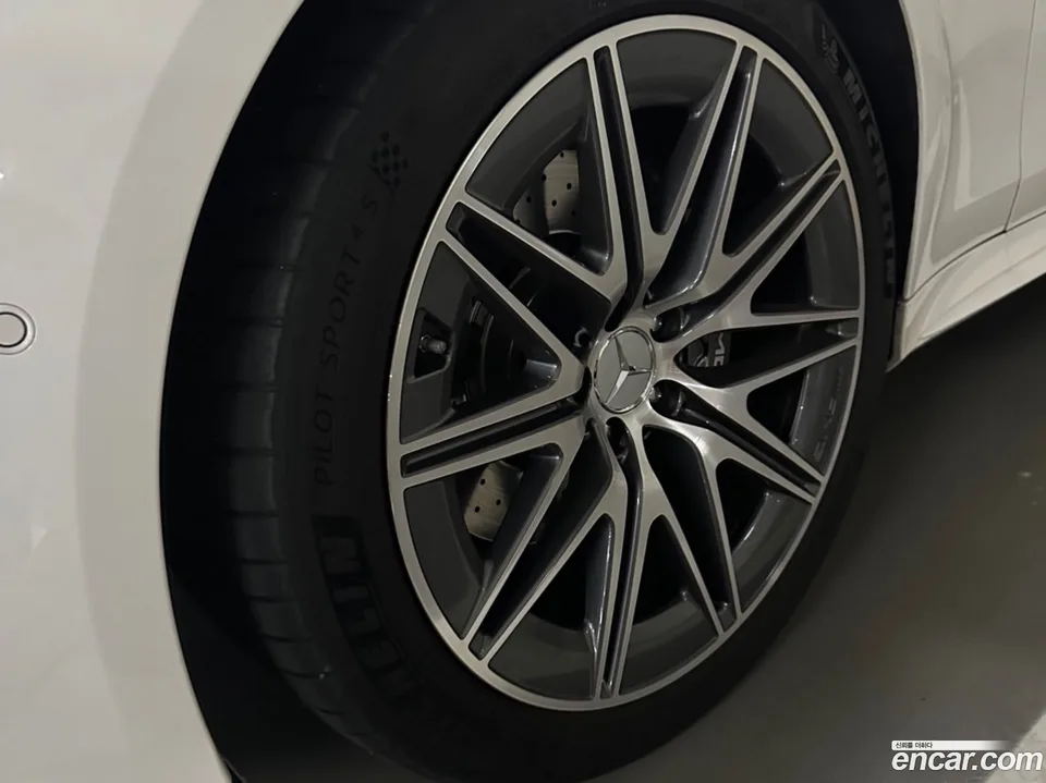 Mercedes-Benz AMG GT 4 43 4MATIC+ 2022 — миниатюра 2