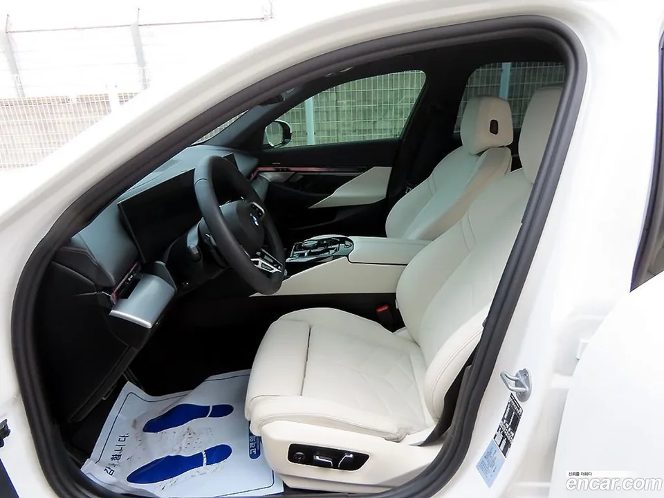 BMW 5 Series 523d M 2025 — миниатюра 5