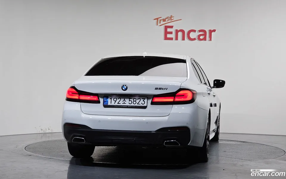BMW 5 Series 520i M 2022 — миниатюра 4