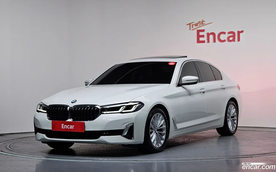 BMW 5 Series 520i 2022 — миниатюра 3