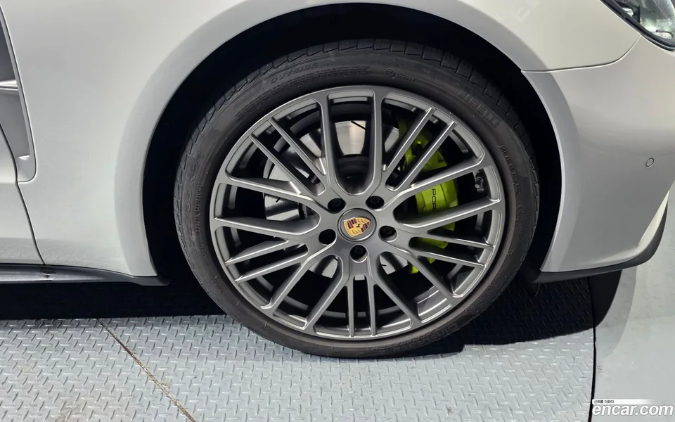 Porsche Panamera (971) 2.9 AWD E- 2022 — миниатюра 2