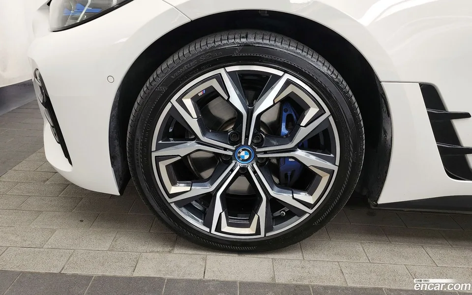 BMW i4 eDrive40 M 2023 — миниатюра 5