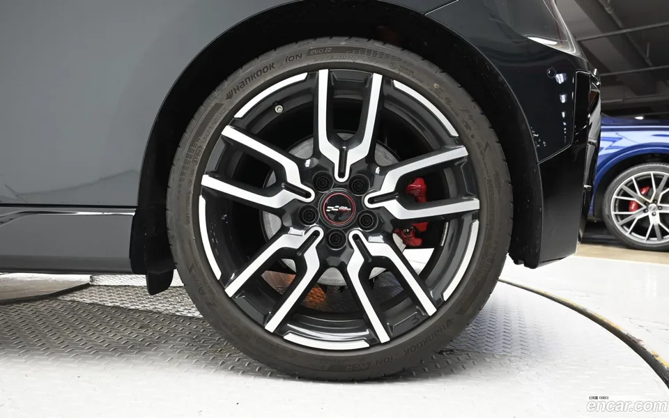 MINI Cooper Electric JCW 2025 — миниатюра 2