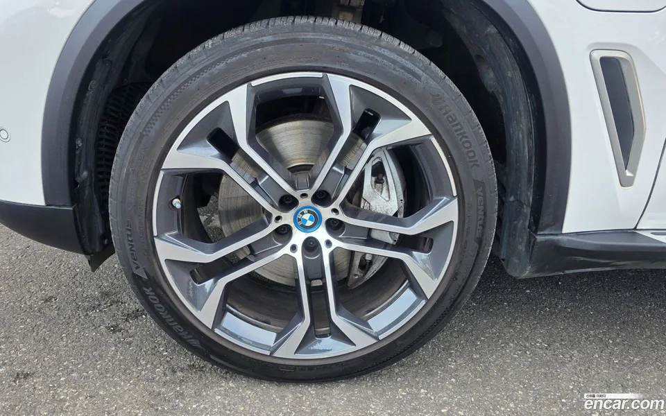 BMW X5 xDrive 45e xLine 2022 — миниатюра 2