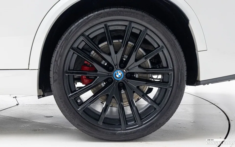 BMW X5 xDrive 50e M 2024 — миниатюра 2