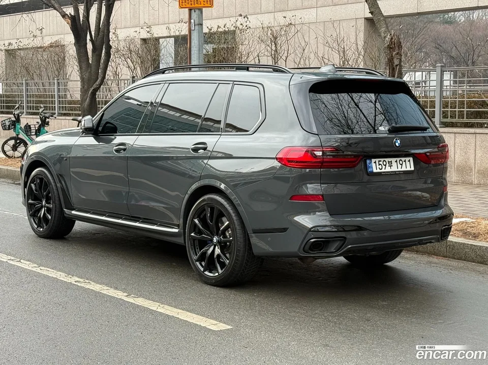 BMW X7 xDrive 40i M 6 2022 — миниатюра 2