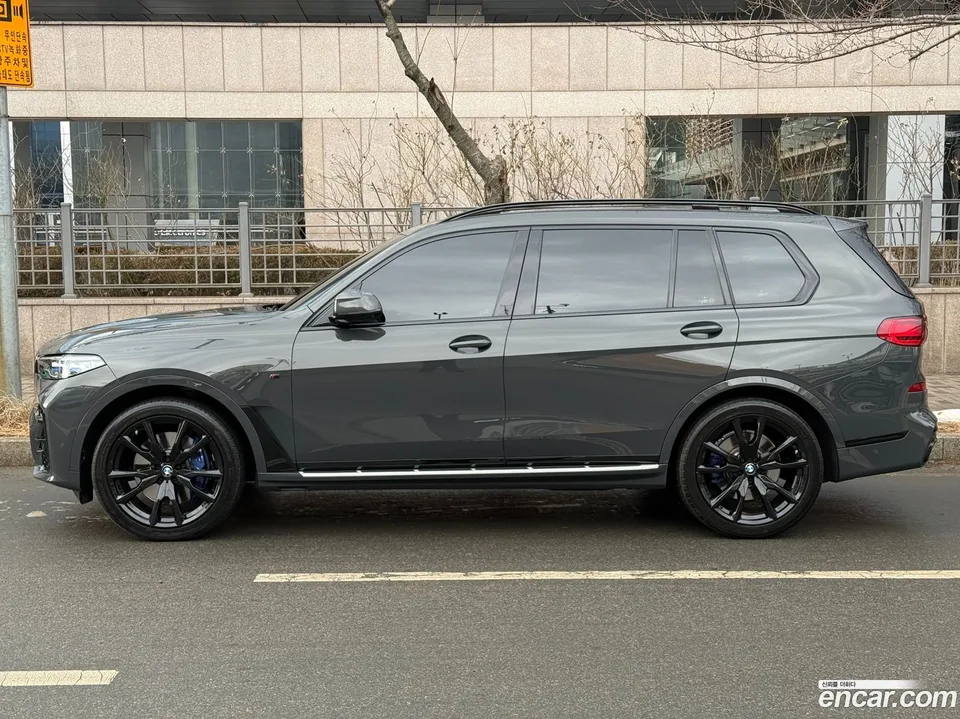 BMW X7 xDrive 40i M 6 2022 — миниатюра 3