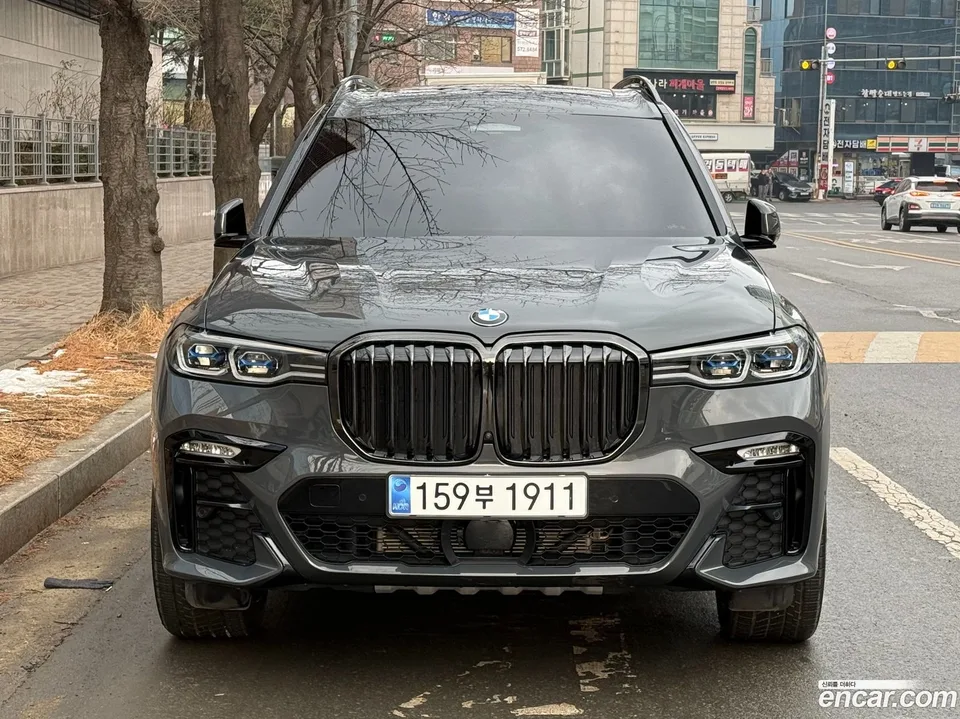 BMW X7 xDrive 40i M 6 2022 — фото 1, купить с доставкой в Москву