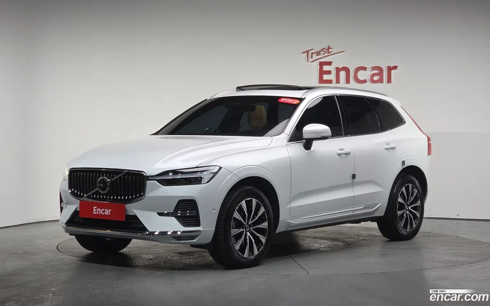 Volvo XC60 B5 2023 — фото 1, купить с доставкой в Москву