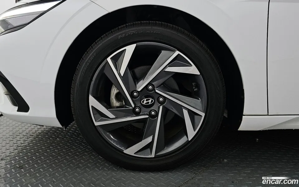 Hyundai Avante CN7 1.6 2023 — миниатюра 2