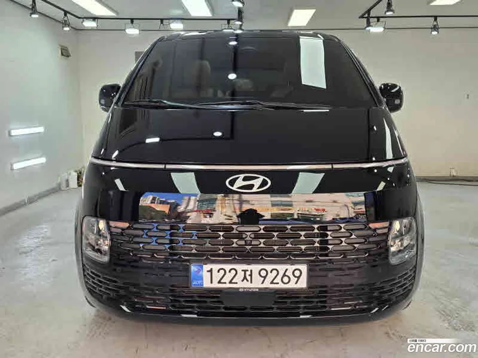 Hyundai Staria L3.5 9 2024 — фото 1, купить с доставкой в Москву