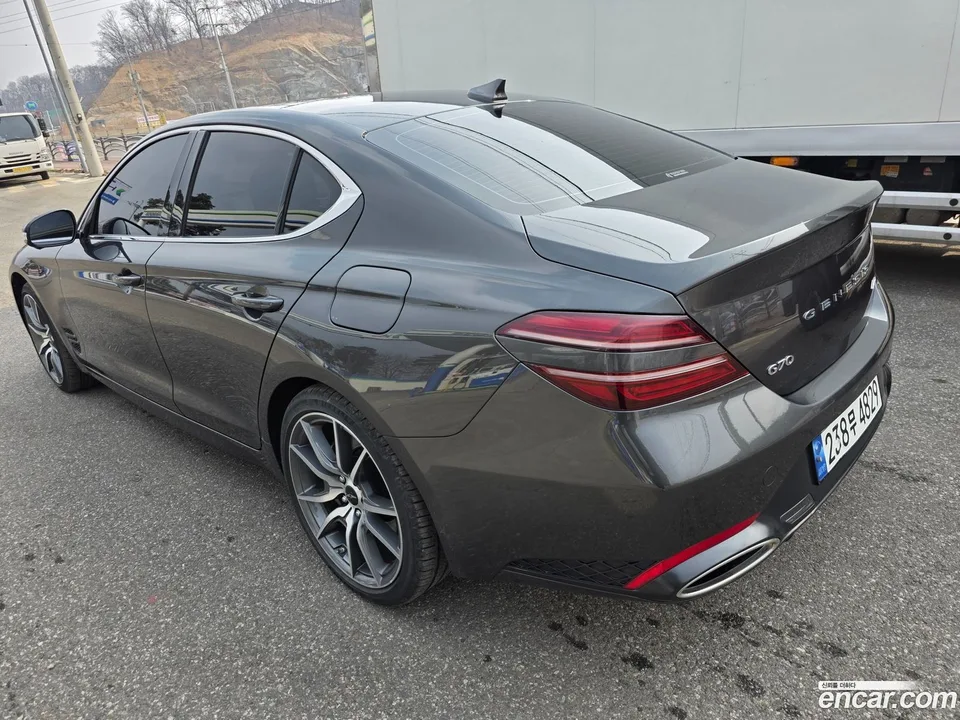 Genesis G70 2.5T 4WD 2023 — миниатюра 2