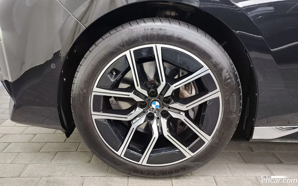 BMW 7 Series 740i xDrive M 2024 — миниатюра 2