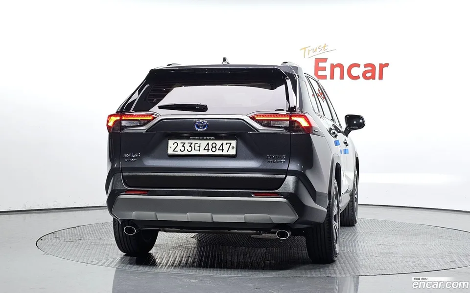 Toyota RAV4 2.5 4WD LTD 2023 — миниатюра 4