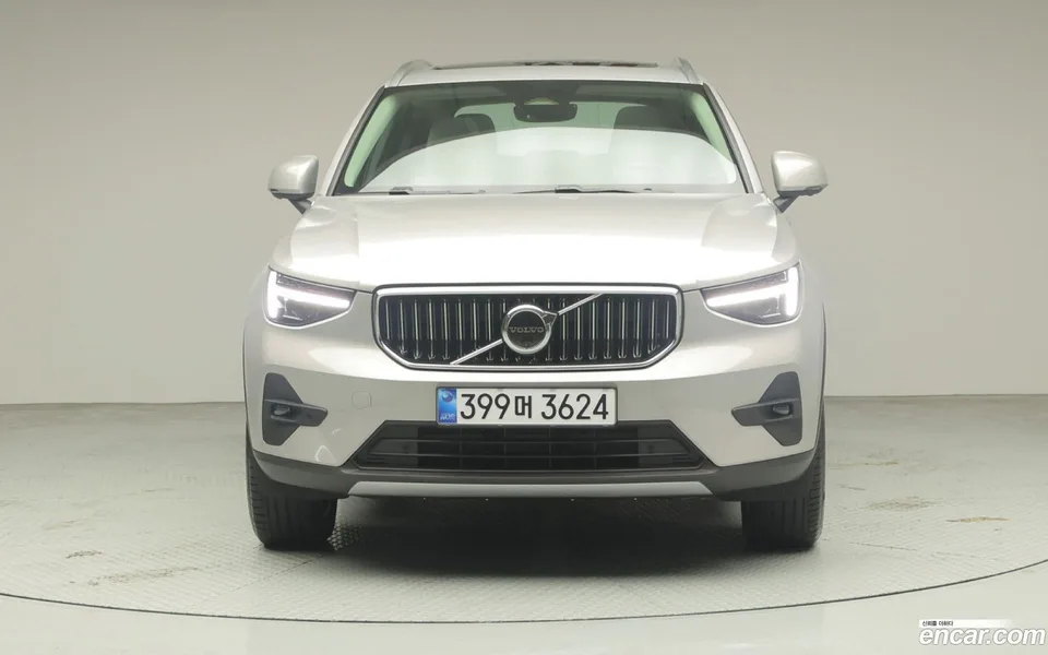Volvo XC40 B4 2025 — миниатюра 3