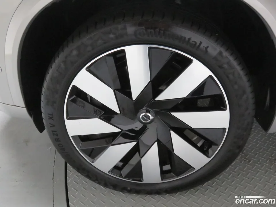 Volvo XC90 T8 2024 — миниатюра 2