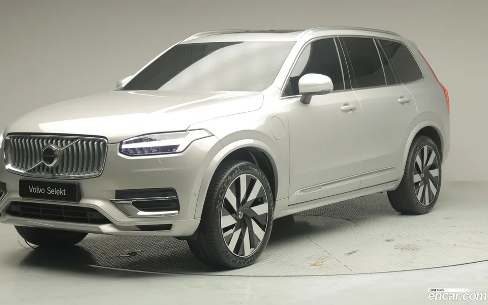 Volvo XC90 T8 2024 — фото 1, купить с доставкой в Москву