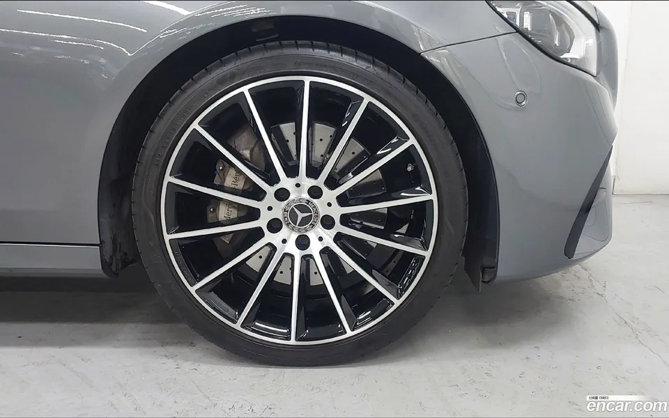 Mercedes-Benz E-Class E350 4MATIC AMG Line 2022 — миниатюра 2