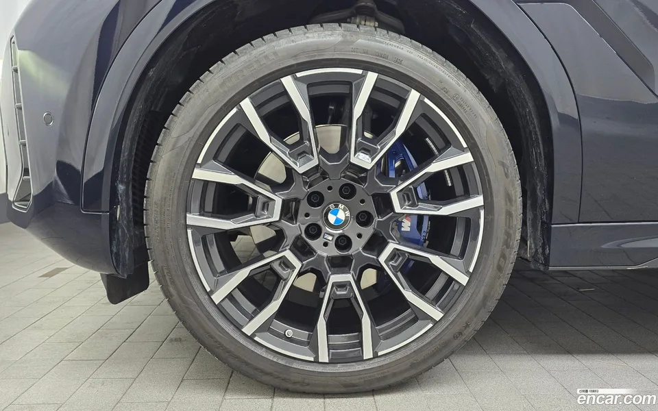 BMW X6 xDrive40i M 2025 — миниатюра 2