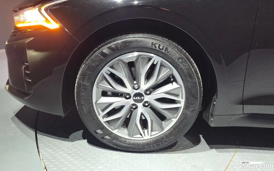 Kia K5 Hybrid 2023 — миниатюра 5