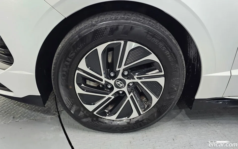 Hyundai Sonata The Edge Hybrid 2023 — миниатюра 2